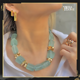 Colar Pietre D’Oro, com pedras naturais, quartzo azul, com fecho de ágata