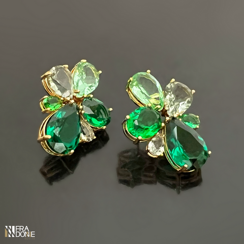 Brincos cristais em tons de verde, banho a ouro 18k