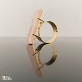 Anel com pedra natural, quartzo rosa, banho a ouro 18k