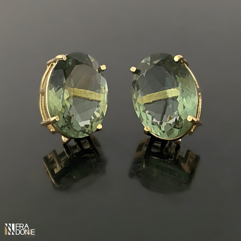 Brincos Cristallo de cristal em tom ametista verde, formato oval, banho a ouro 18k