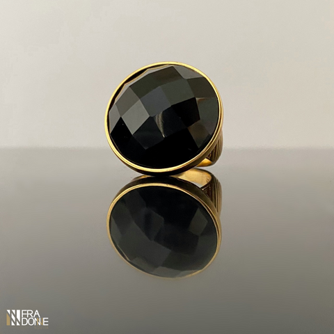 Anel com Pedra Natural, Ágata Negra Facetada, Banho a Ouro 18k